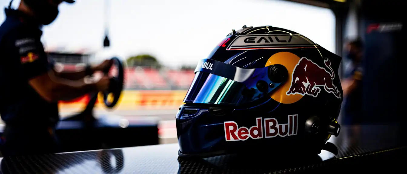 Ротация в Red Bull: Лиам Лоусон заменит травмированного Хаджара на Гран-при Италии