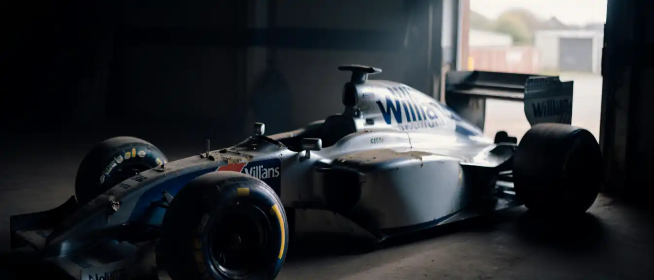 Судебный иск команды Williams против Питера Торпа из-за пропажи гоночного болида FW23